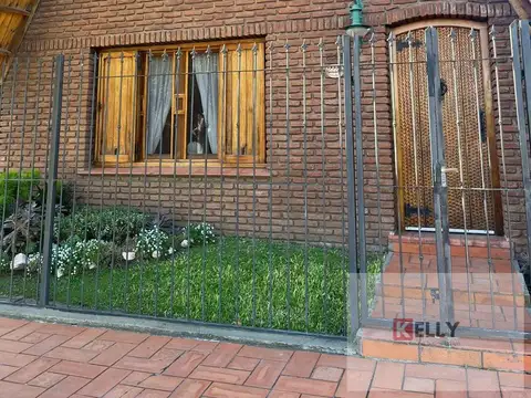 Casa en venta en Zárate | 3 dormitorios, jardín y cochera doble en excelente ubicación