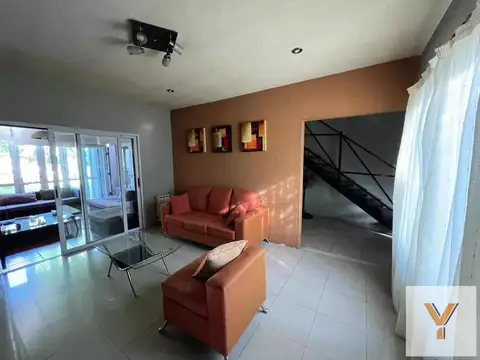 Casa 5 ambientes con 1 baño