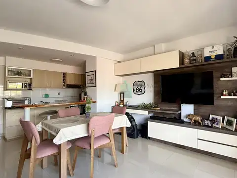 Departamentos 3 ambientes al frente con balcón, Liniers.