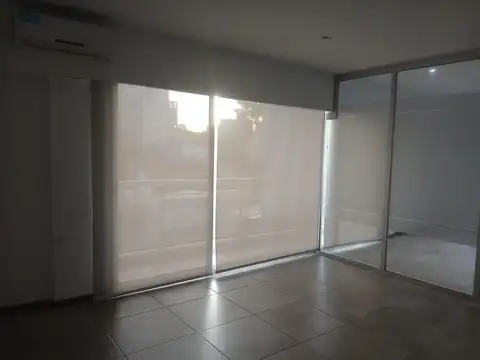 Oficina 2 ambientes con 1 baño