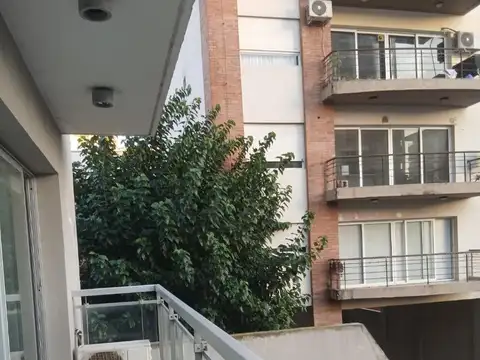 Oficina en Alquiler con 1 cochera
