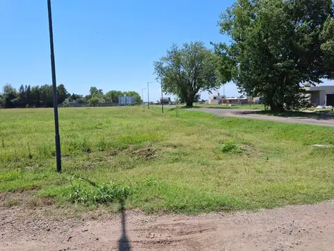Terreno Esquina 500 mts2. Frente Don Mateo.