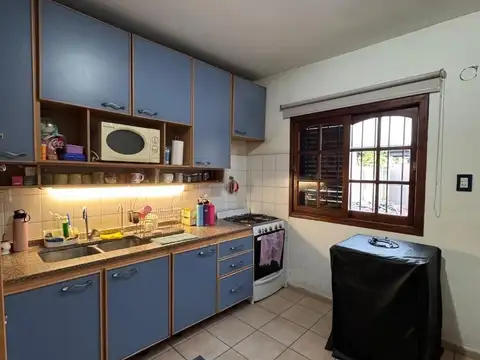 Casa 3 ambientes con 2 baños