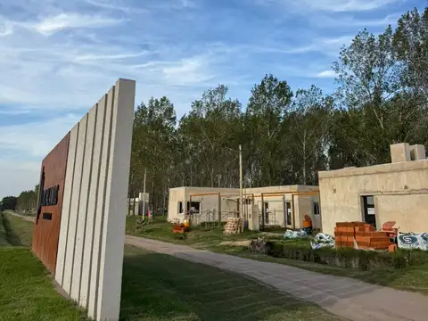Loteo - Barrio Abierto Los Álamos - Lotes de 800 m2 a 1100 m2