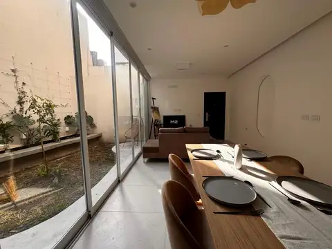 Casa 8 ambientes con 3 baños