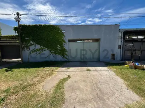 venta de lote con construccion , en San Carlos.