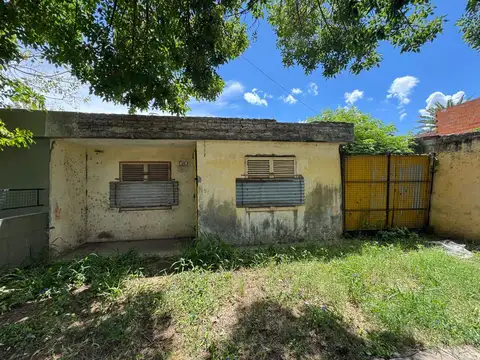 CASA DOS DORMITORIOS CON PATIO A RECICLAR BAIGORRIA