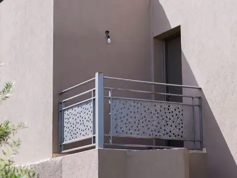 Complejo Turistico 6 cabañas 2 piletas Maipu