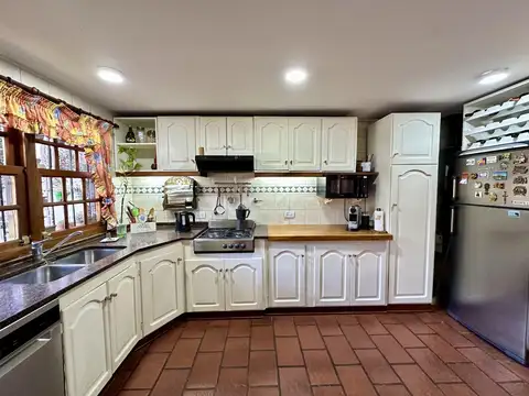 Casa en Venta en Burzaco, USD 235.000