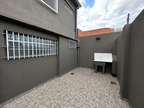 CASA 3 AMBIENTES ALQUILER REFACCIONADO A NUEVO