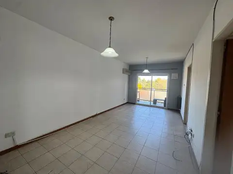 ADROGUE - DPTO. 3 AMB. BALCON Y COCHERA CUBIERTA