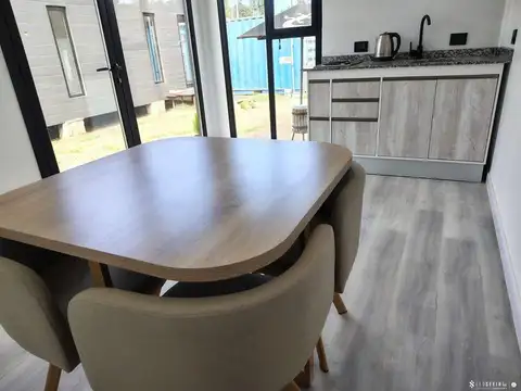 Casa 2 ambientes con 1 baño