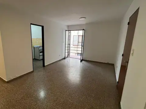 DEPARTAMENTO EN ALQUILER A METROS DE AV COLON