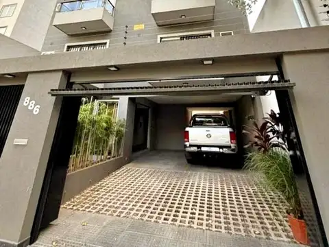 VENTA DEPARTAMENTO PISO DE TRES AMB. DOS COCHERA MORON SUR