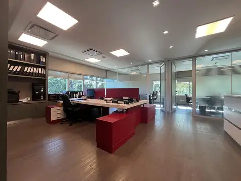 Importante Oficina en alquiler en Edificio Bureau