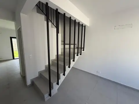 Casa 3 ambientes con 2 baños