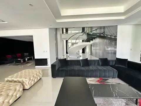 Casa 5 ambientes con 6 baños