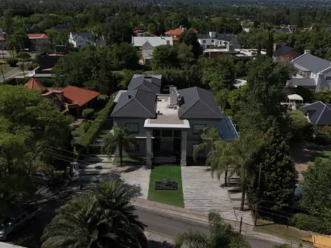 Casa 5 ambientes con 6 baños