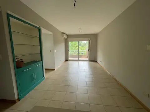 Alquiler - Impecable 3 ambientes con balcón y cochera en Devoto