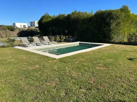 Casa 6 ambientes con 3 baños