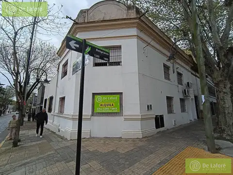 ALQUILER - PH planta baja al frente, 2 dorm., 60m2, en San Fernando. Puede usarse como oficina prof.