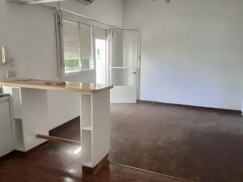 Depto Tipo Casa en Alquiler de 4 ambientes