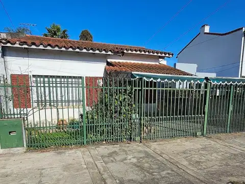 Esteban Echeverría 855