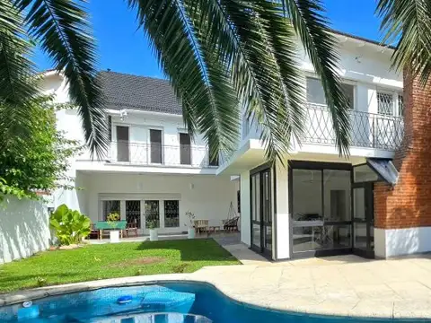 ALQUILER CASA MARTINEZ 8 AMBIENTES PILETA COCHERAS