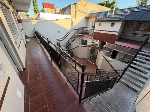 Depto Tipo Casa 2 ambientes con 1 baño