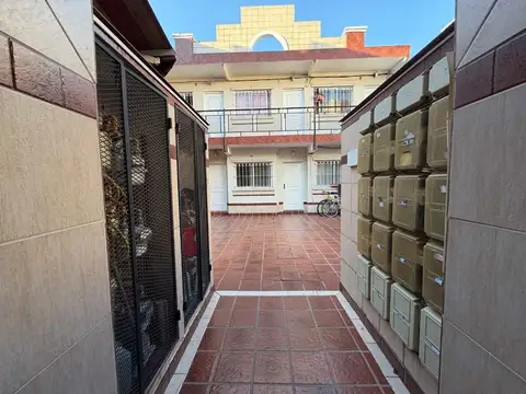 Depto Tipo Casa en Venta en Villa Luzuriaga, USD 35.000