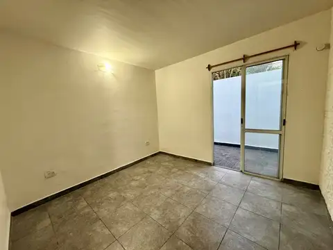 Depto Tipo Casa en Alquiler en Castelar, $ 500.000