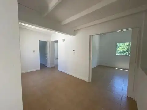 Casa en venta - 5 Dormitorios 4 Baños - Pilar
