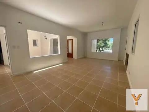 Casa 7 ambientes con 4 baños