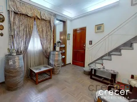 PH tipo dúplex de 3 ambientes con patio y terraza cerrada 120 m² totales Sin expensas