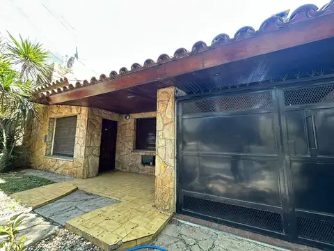 Casa en Venta en Castelar Norte, USD 180.000