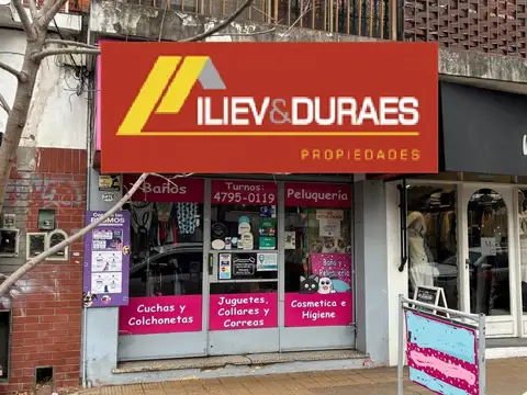 Excelente local en zona comercial sobre Ugarte de 52 m2 apto