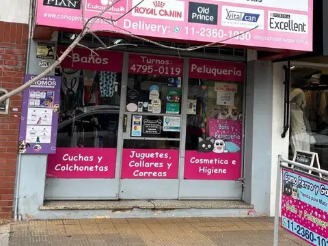 Excelente local en zona comercial sobre Ugarte de 52 m2 apto
