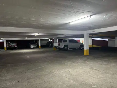 Rivadavia e/ Corrientes y Entre Ríos 2200