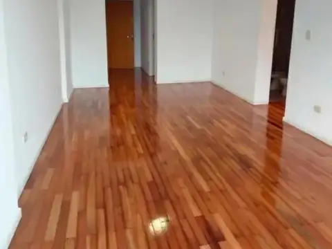 Departamento en venta - 3 Dormitorios 2 Baños - Parque Patricios