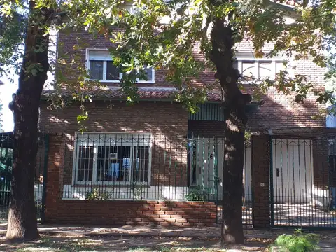 Chalet 2 plantas en venta Barrio Corimayo