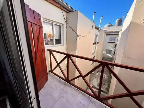 Depto Tipo Casa en Venta con 1 cocheras