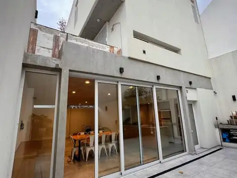 Casa 4 ambientes con 4 baños