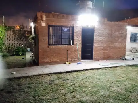 Ideal Familia: Casa 4 Amb con Jardín -Escobar