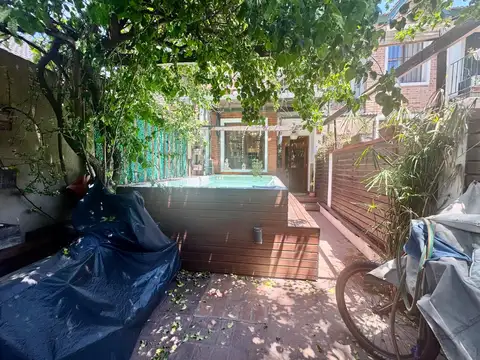 Casa 4 ambientes con 2 baños