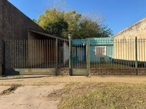 Venta de casa con escritura - A. Korn