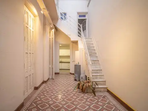 Fondo Comercio en Alquiler con 1 cochera