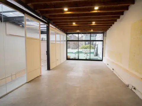 Casa 5 Ambientes en Alquiler - Patio, terraza y garage - 254m² -  Unicamente destino COMERCIAL...