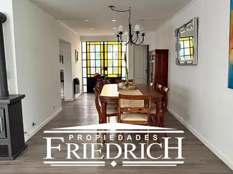 Casa en Alquiler con 1 cochera