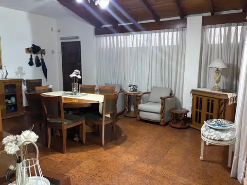 Depto Tipo Casa en Venta de 4 ambientes