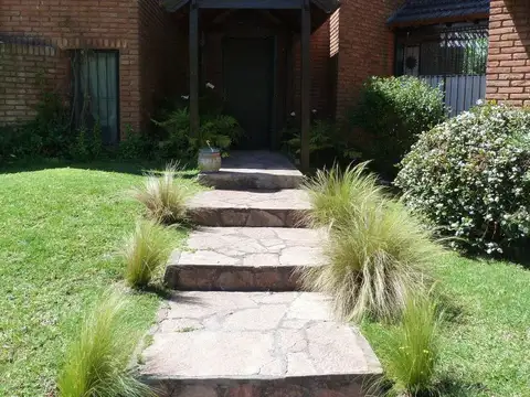 EL REMANSO - IMPECABLE - AMOBLADA - OPCION UNO O DOS TERRENOS.-